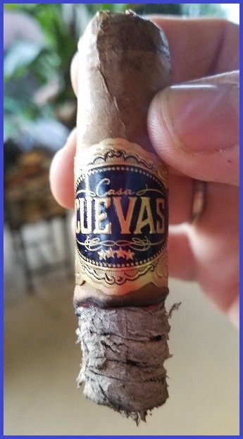 Casa Cuevas Connecticut Robusto 3.jpg